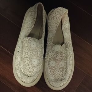 Women's Cream Lace Slip-On Shoes